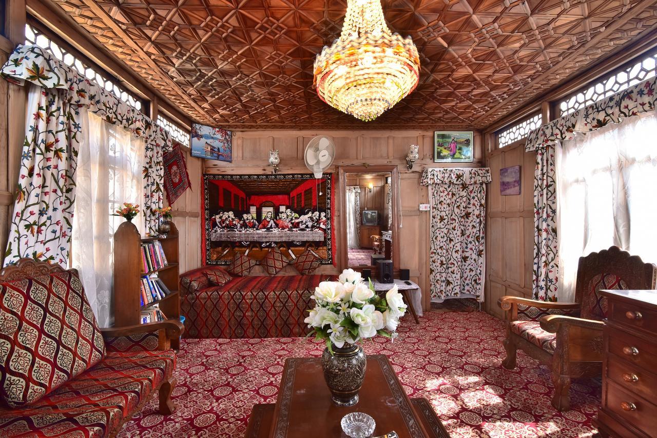 Golden Hopes Group Of Houseboats Hotel Srinagar  Exterior photo
